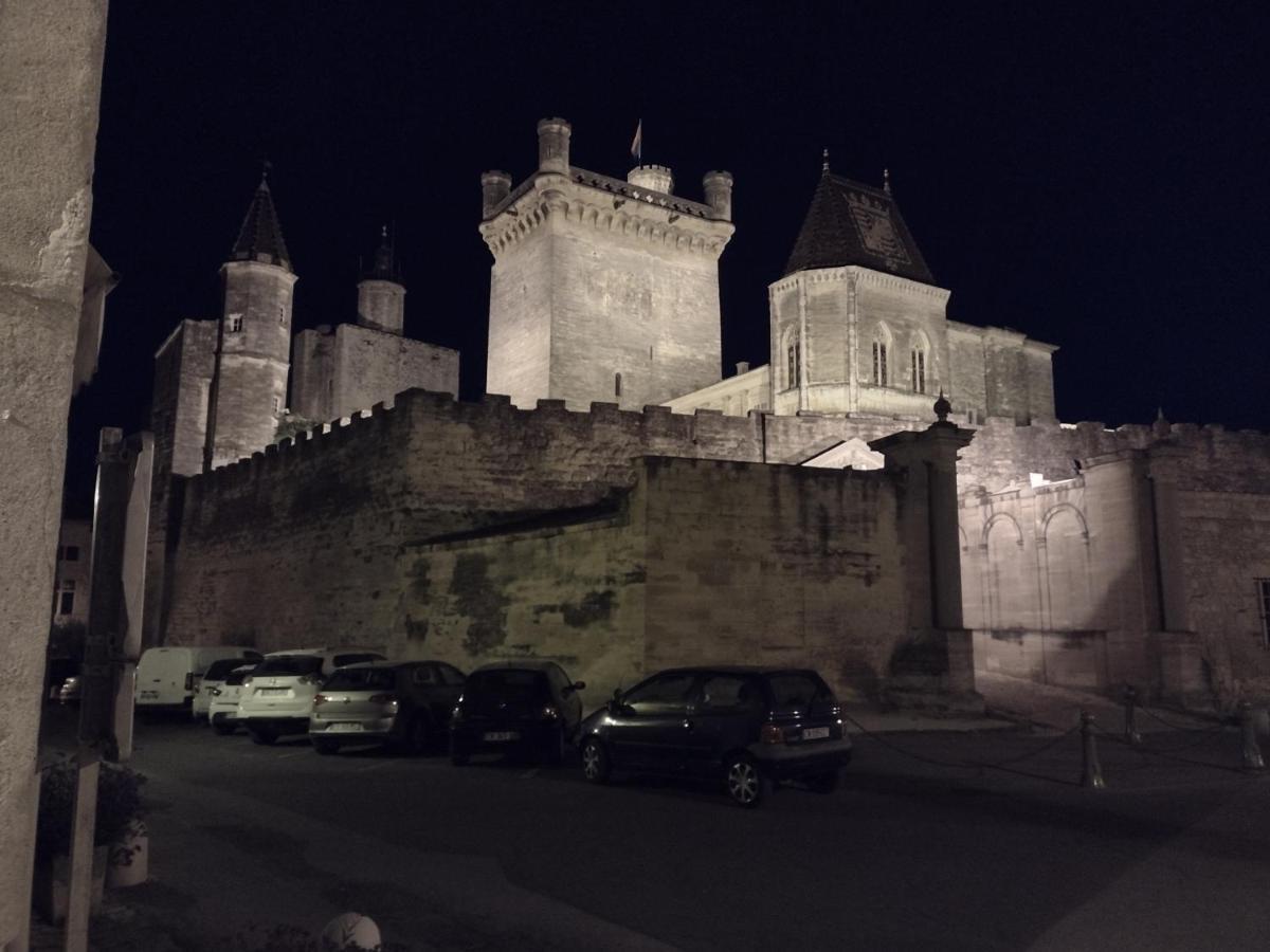 Au Gre Du Voyage Διαμέρισμα Uzès Εξωτερικό φωτογραφία